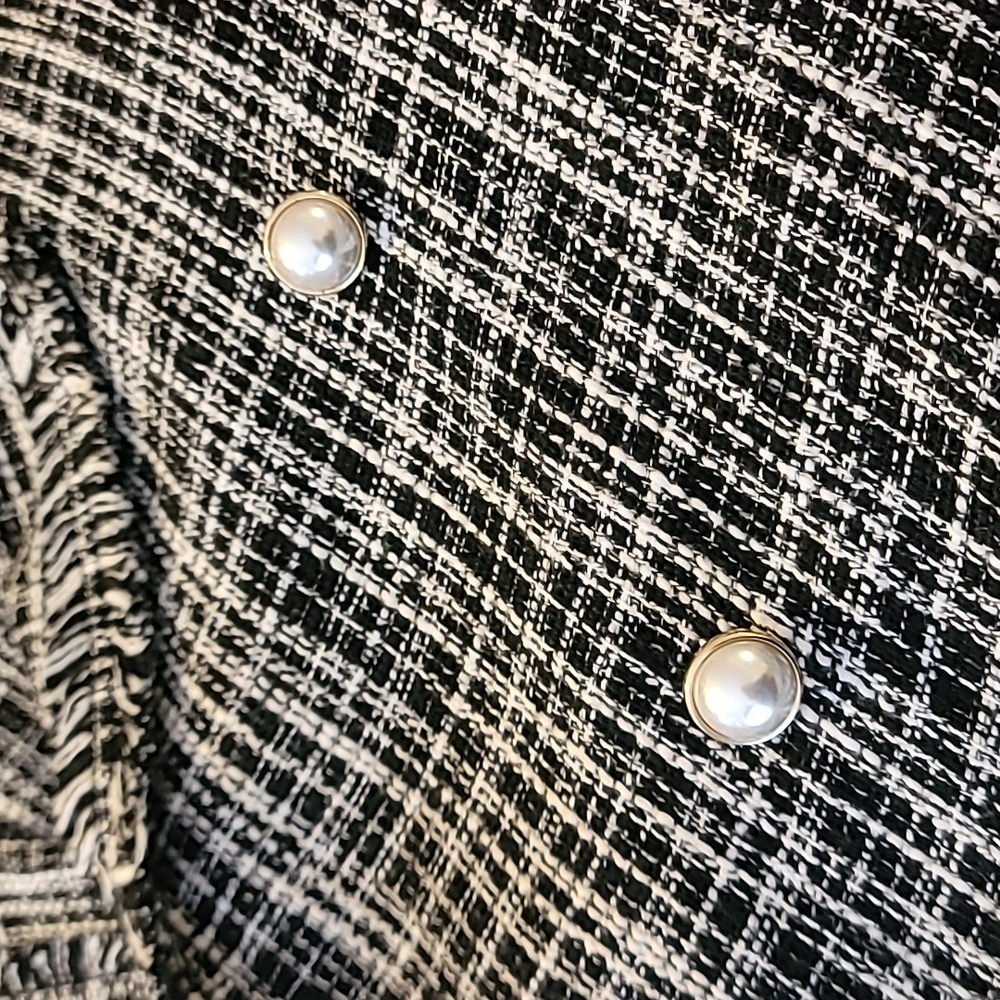 Blazer - Picture 3 of 12